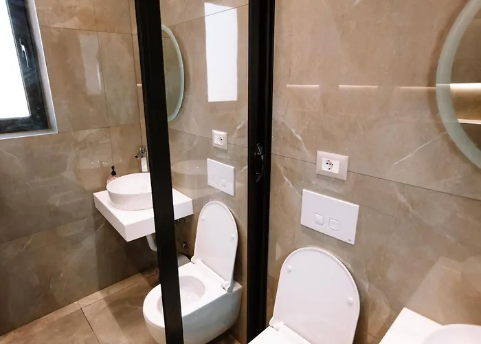 Barrikada Str - The Nest * 地拉那