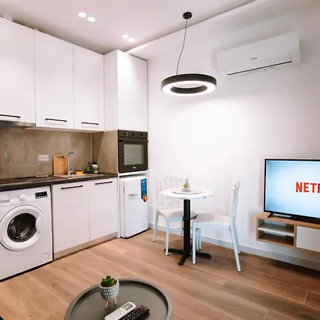 Barrikada Str Studio Apartment - The Nest Appartamento