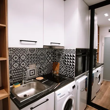 Barrikada Str Studio Apartment - THE NEST *