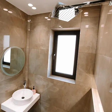 Barrikada Str Studio Apartment - THE NEST *